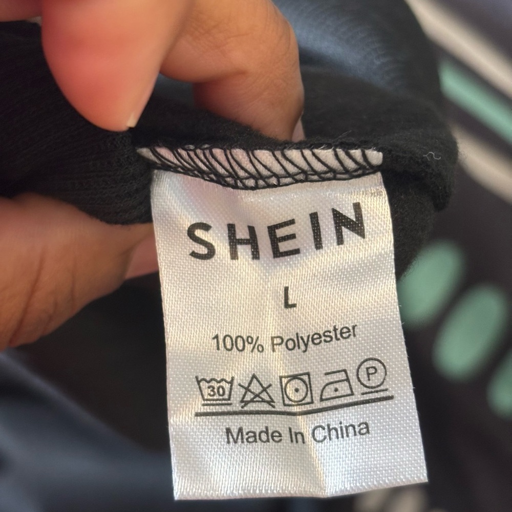 SHEIN Black Graphic Crewneck Top - Picture 4 of 4